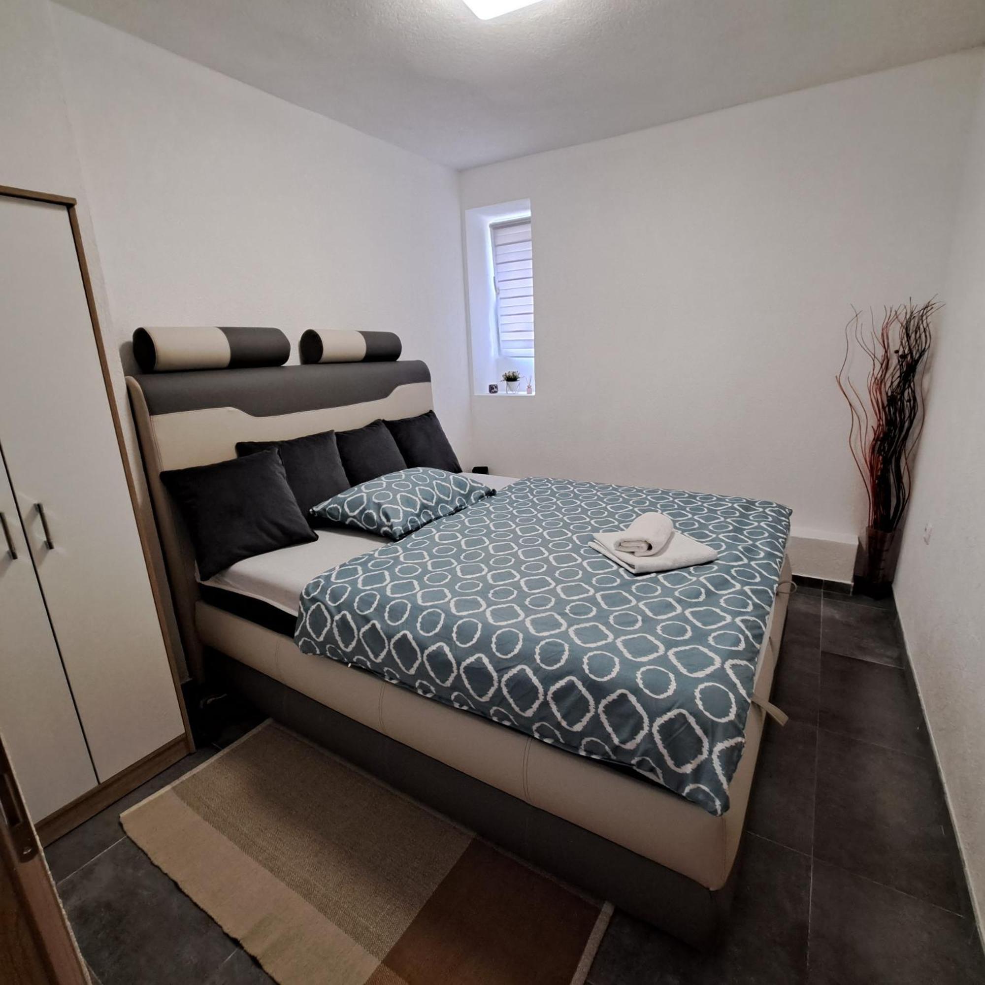 Elita Prenociste Apartman Bihać Szoba fotó